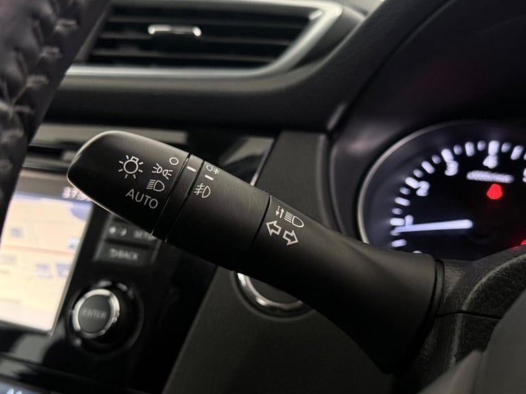 2018 Nissan Qashqai 1.6 DIG-T N-Connecta Euro 6 (s/s) 5dr HATCHBACK Petrol Manual