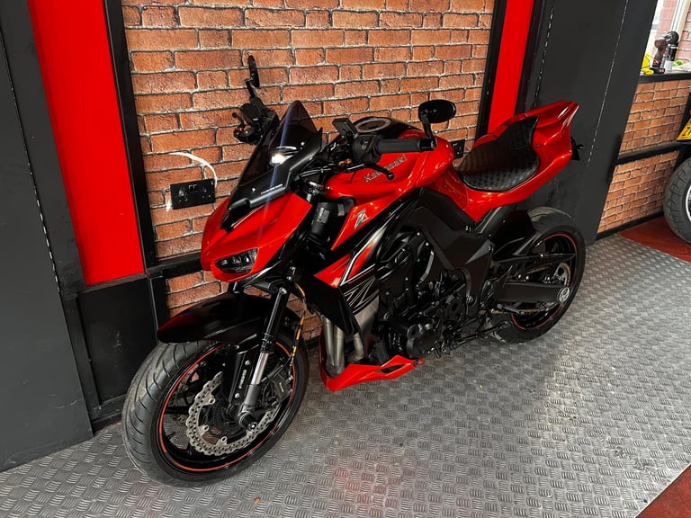 2017 Kawasaki ZR1000 Z1000 LOTS OF EXTRAS LOW MILES