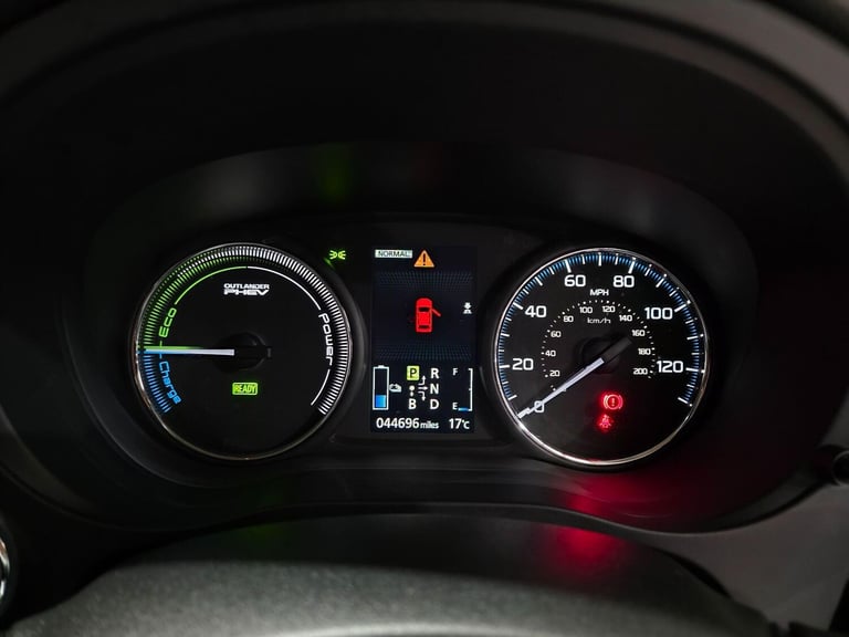 2015 Mitsubishi Outlander 2.0h 12kWh GX4h CVT 4WD Euro 5 (s/s) 5dr ESTATE Petrol/Electric Hybrid ...