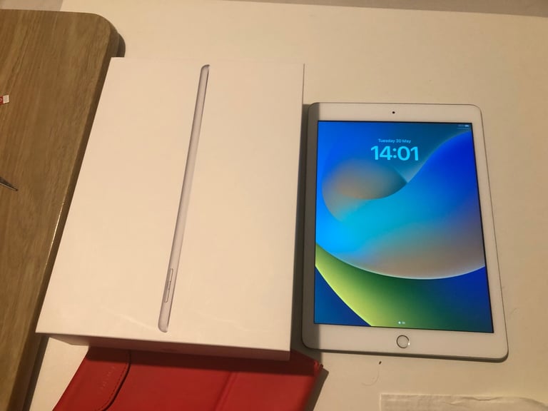 image for APPLE IPAD 6 6TH GEN EXCELLENT CONDITION 