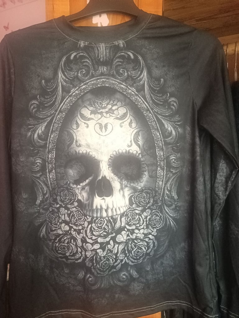 Long sleeve tops 
