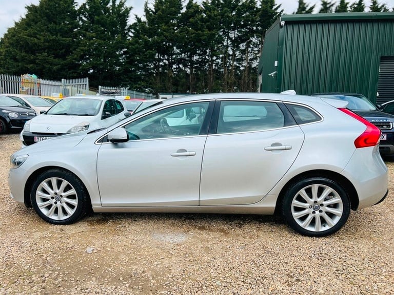 2014 Volvo V40 1.6 D2 SE Lux Hatchback 5dr Diesel Manual Euro 5 (s/s) (115 ps) HATCHBACK Diesel M...