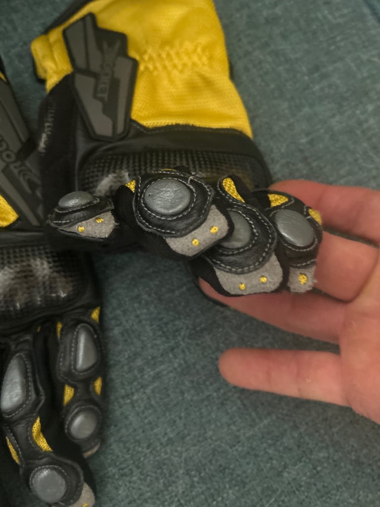 Motorbike gloves