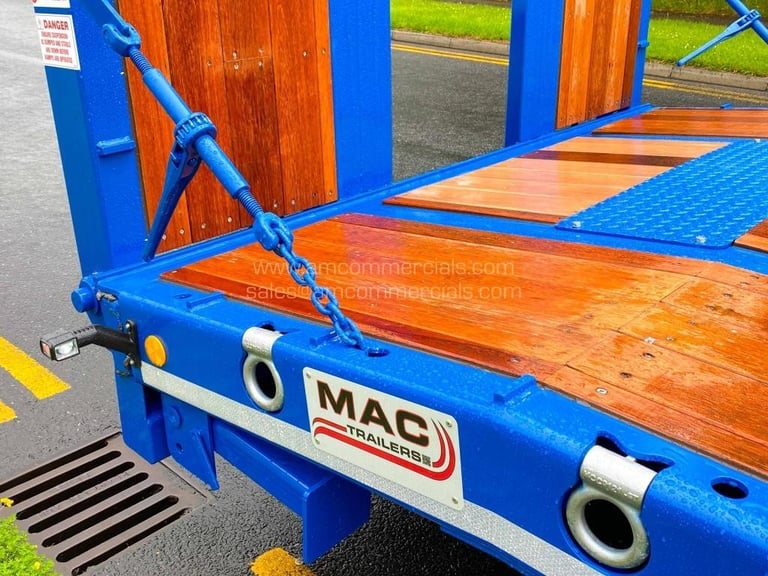 MCCAULEY TANDEM AXLE DRAWBAR LOADER 