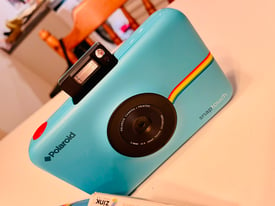 Polaroid snap touch with paper & case (like new) 