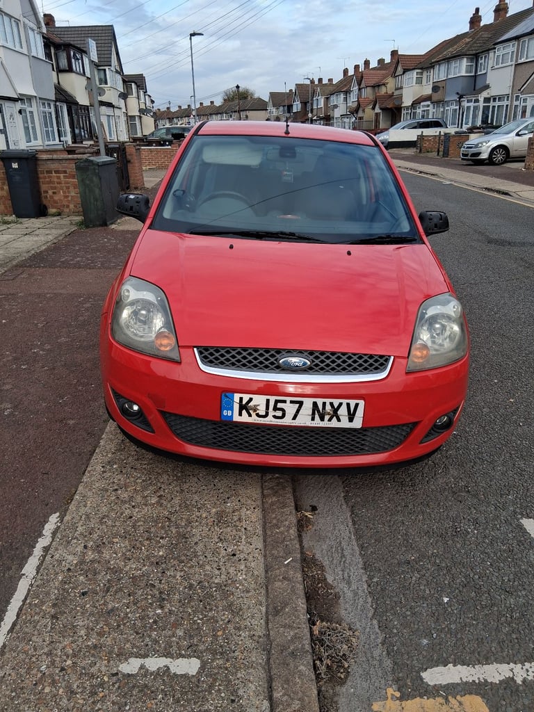 Ford fiesta zetec climate ready to go,  1.2 cheap to drive 