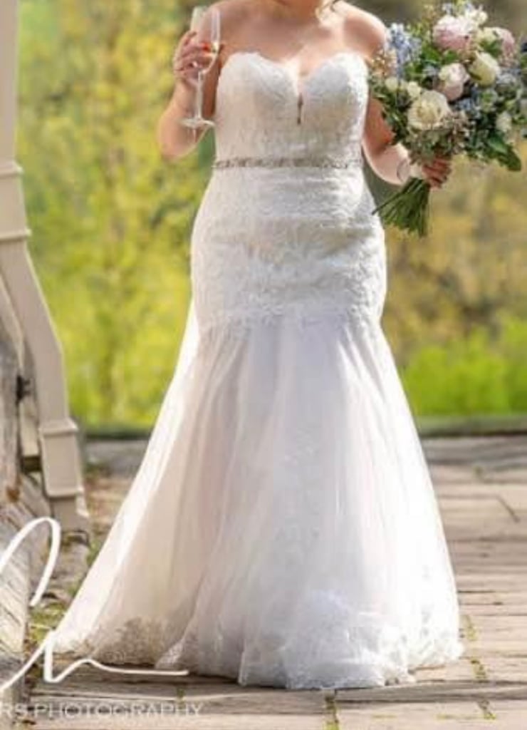 Wedding dress - wed2be