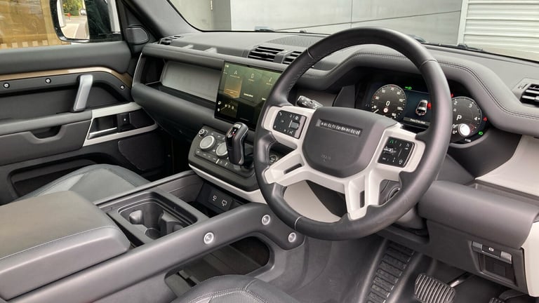 2024 Land Rover Defender 3.0 D250 X-Dynamic HSE 90 3dr Auto Diesel Estate Estate Diesel Automatic