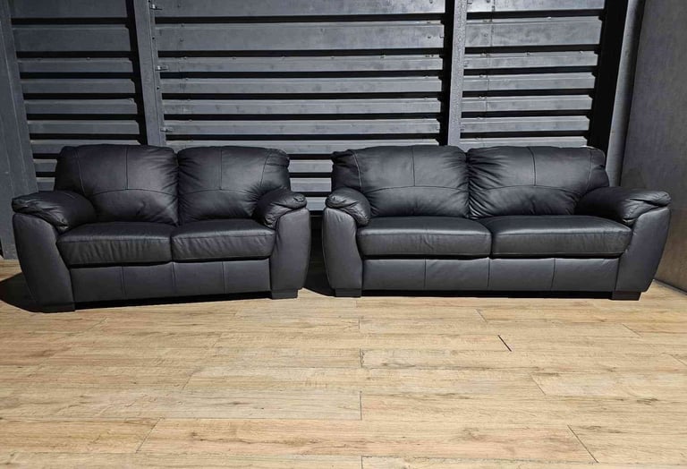 image for Unused Milano Real Leather 3 & 2 Seater Sofa - Black. 