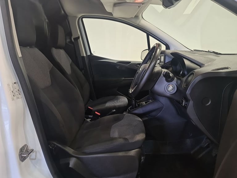 FORD TRANSIT COURIER 1.0 ECOBOOST LEADER P/V PETROL L1 100 BHP SWB