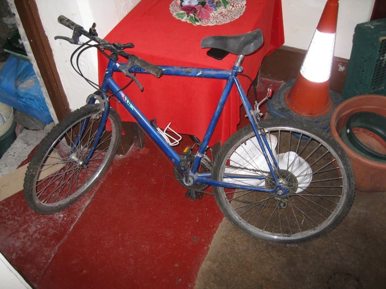 ADULT MOUNTAIN BIKE CYCLE BICYCLE GUNNISLAKE PL18 9NA