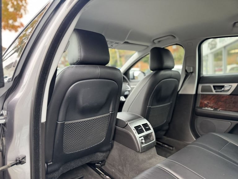 2012 Jaguar XF 3.0d V6 Luxury Saloon 4dr Diesel Auto Euro 5 (240 ps) Saloon Diesel Automatic