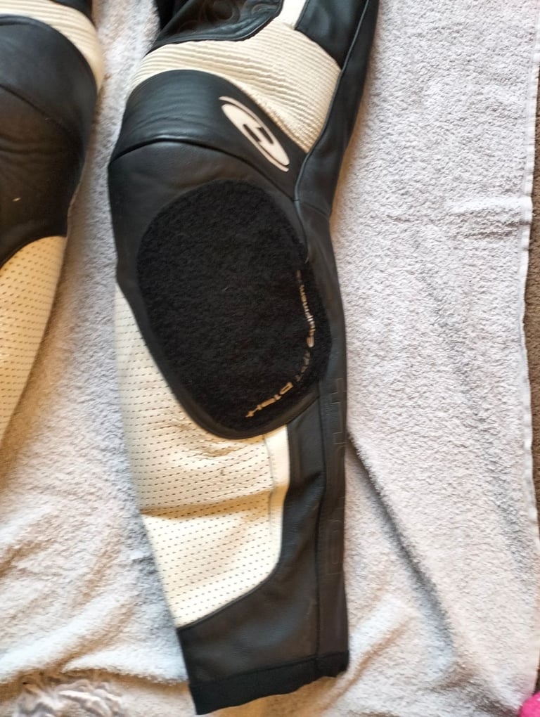 Held Womens Leather Motorbike 2 piece Suit  Size UK 12 EU 42 Jacket 38" Trousers 32"