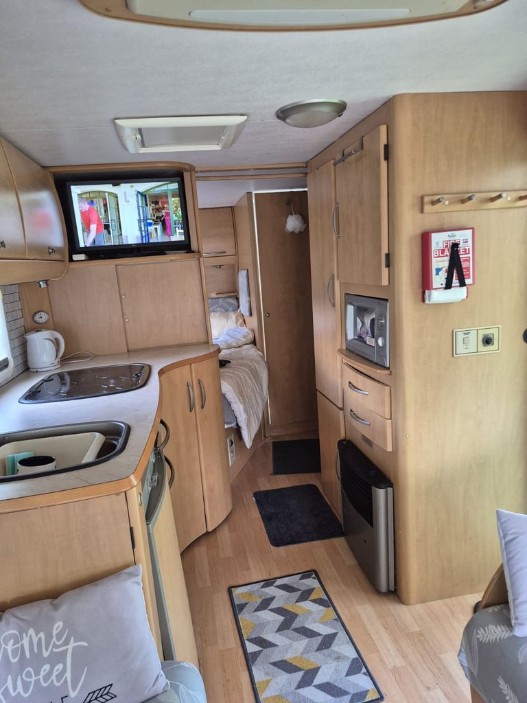 2006 bailey senator for sale fixed bed 