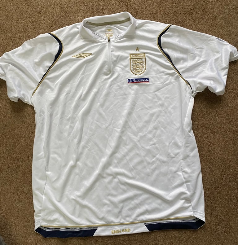 image for XXL Vintage England Umbro Football Top