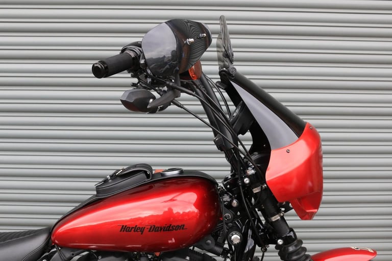 Harley-Davidson XL883N SPORTSTER IRON 2013