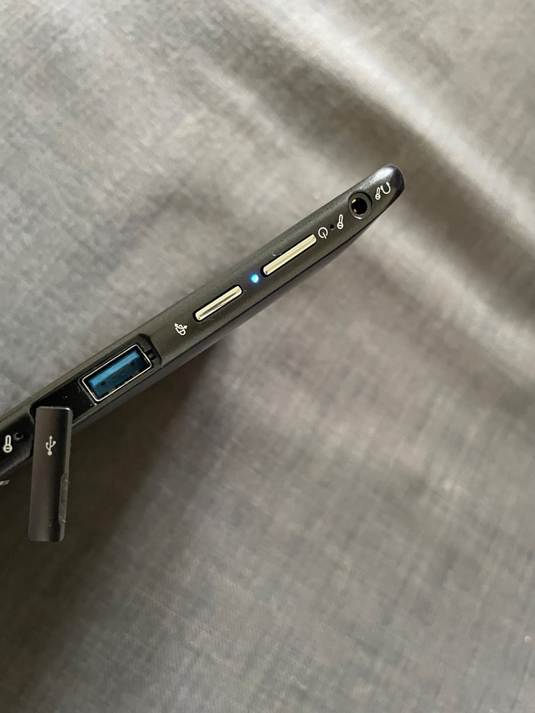 Laptop Tablet i5 processor 