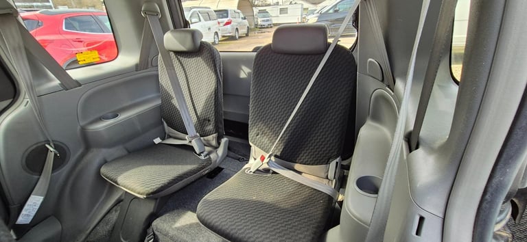 2007 Toyota Sienta PASSENGER SEAT WELCAB, 52,590 Miles, Petrol Autoc