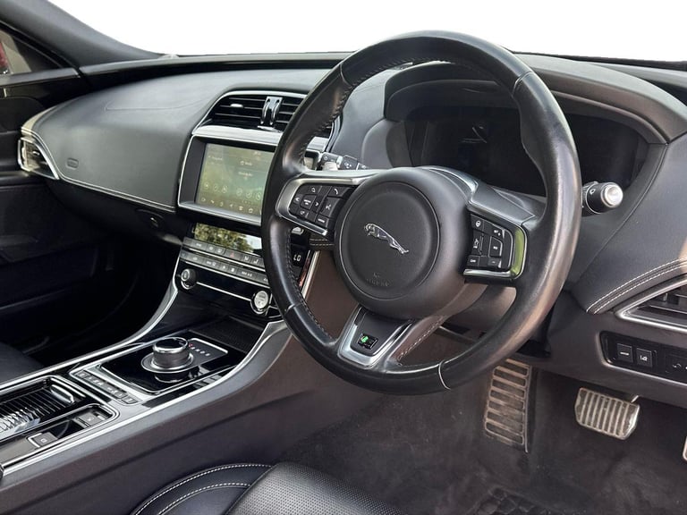  Jaguar Xe 2.0i Gpf R Sport Saloon 4dr Petrol Auto Euro 6 s/s 250 Ps Petrol