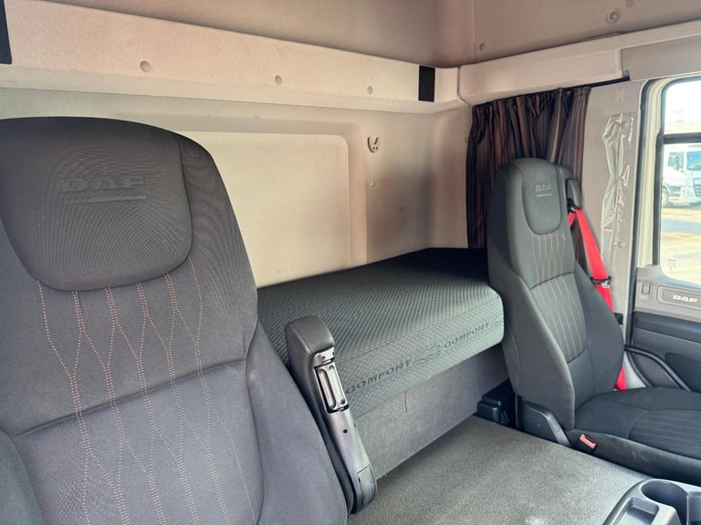2020 DAF CF 340 6X2 BOX 