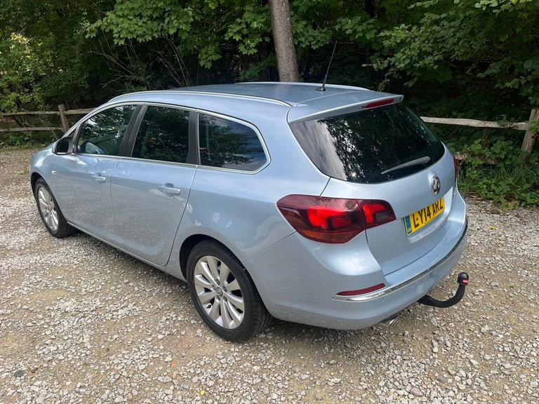2014 Vauxhall Astra ELITE CDTI S/S ESTATE 6 SPEED MANUAL. Estate Diesel Manual