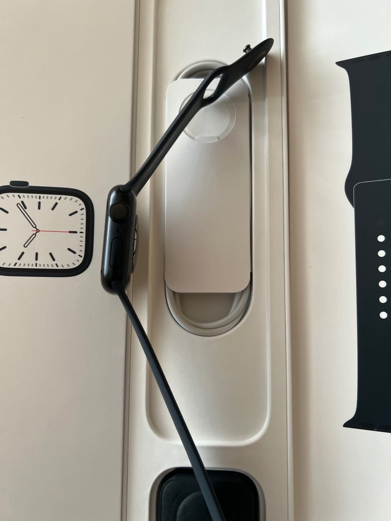 Apple Watch Series 7 41MM Excellent condition 