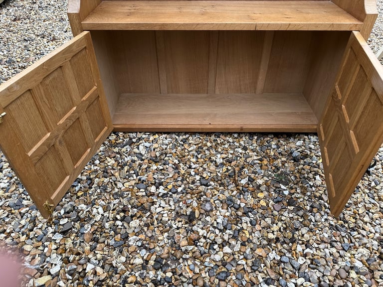 Robert mouse man oak dresser /bookcase