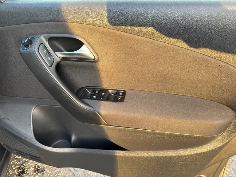 2011 Volkswagen Polo 1.2 60 SE 5dr HATCHBACK Petrol Manual