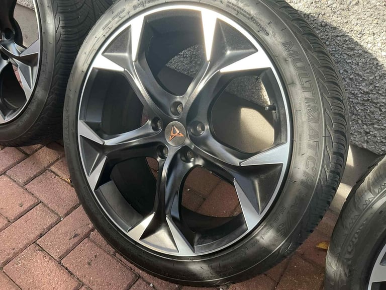 Set of 4 Cupra Formentor 19 inch Alloys with winter tyres