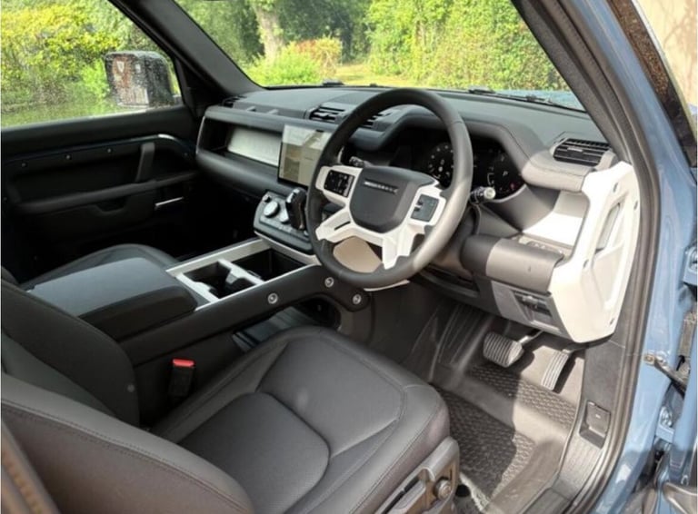 2025 Land Rover Defender 3.0 D250 Hard Top S Auto PANEL VAN Diesel Automatic