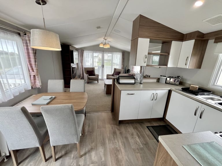 Willerby Avonmore static caravan for sale - Pentire Coastal Holiday Park, Bude Excellent condition