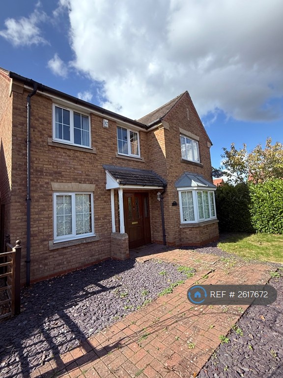 image for 4 bedroom house in Maxwell Way, Lutterworth, LE17 (4 bed) (#2617672)