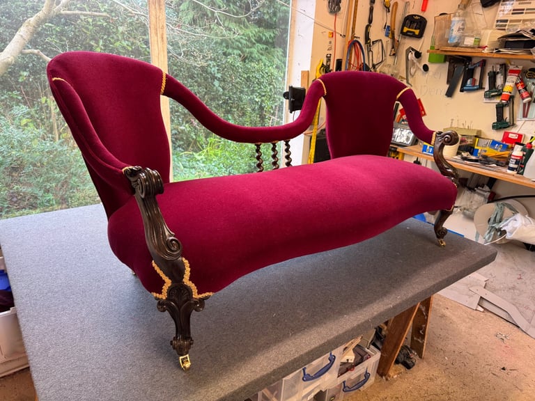 image for Antique chaise lounge 