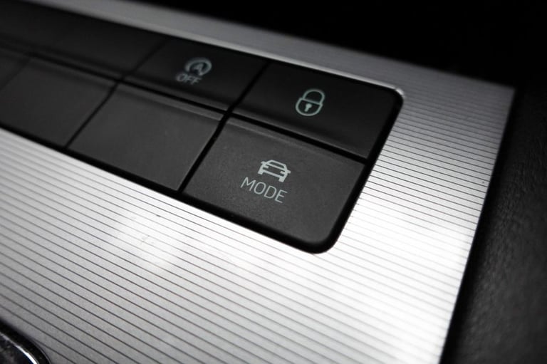 2014 Skoda Octavia 2.0 TDI Elegance Estate 5dr Diesel DSG Euro 5 (s/s) (150 ps) Estate Diesel Aut...