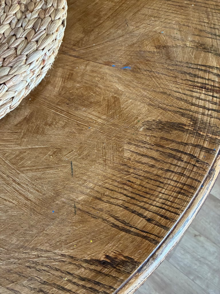 Round dining table 