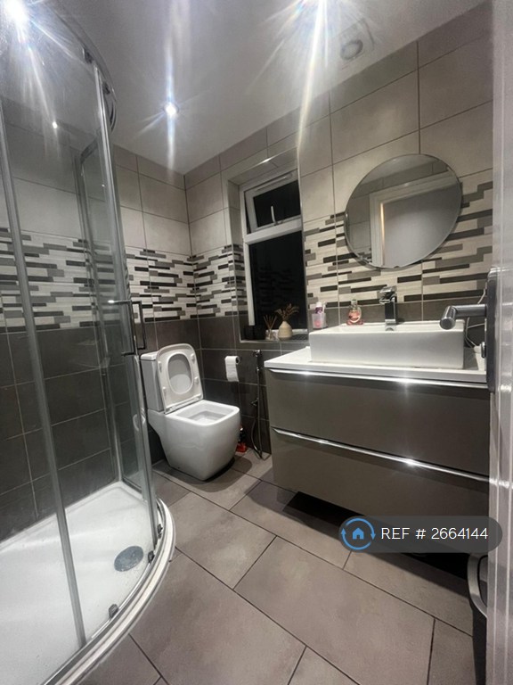 4 bedroom house in Warren Road, Orpington, BR6 (4 bed) (#2664144)