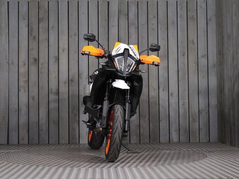 2023 Y KTM 890 SMT