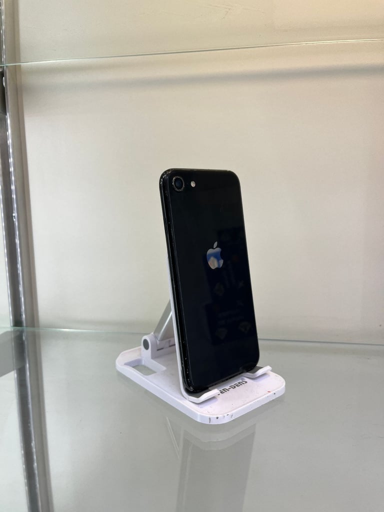 Apple iPhone SE 2ND Gen 64GB Unlocked Excellent Condition