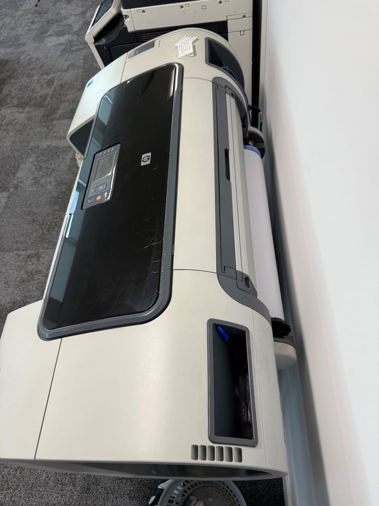 HP DesignJet T1100 Colour InkJet Printer Plotter 