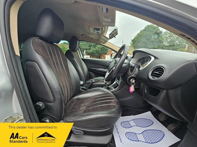 2012 Chrysler Delta 1.4 M-Air SR Euro 5 (s/s) 5dr HATCHBACK Petrol Manual