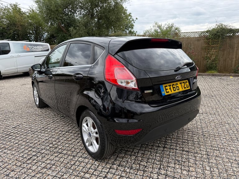 2017 Ford Fiesta 1.0T EcoBoost Zetec Euro 6 (s/s) 5dr HATCHBACK Petrol Manual