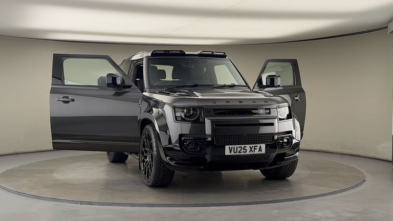 2025 Land Rover Defender 3.0 D250 X-Dynamic SE 90 3dr Auto ESTATE DIESEL Automatic