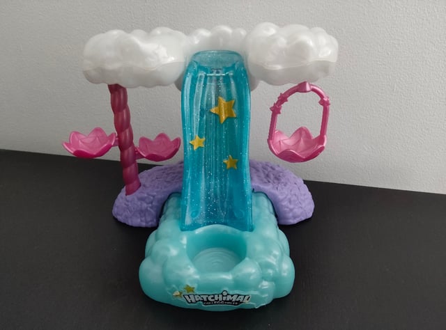 ORIGINAL 35 Hatchimals CollEGGtibles Waterfall Playset with Lights in Blackburn Lancashire Gumtree