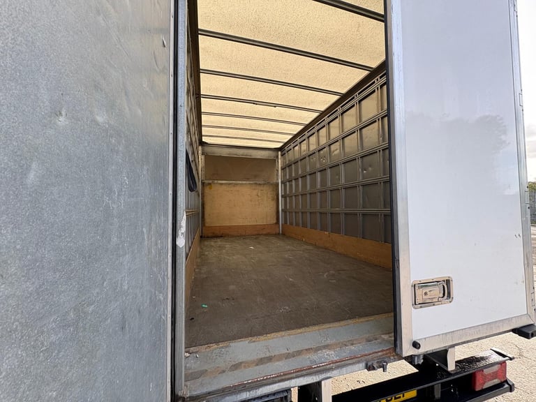 2022 Iveco Daily 3.0 35-160 euro6 twin rear wheel manual 15ft Luton box van 