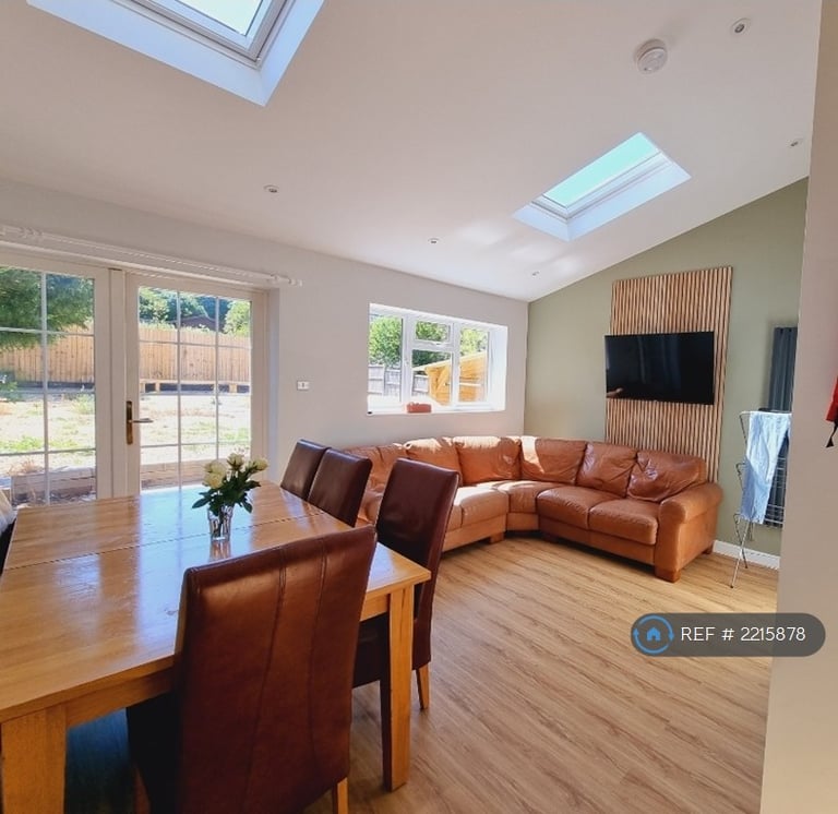 1 bedroom in Day Crescent, Bath, BA2 (#2215878)