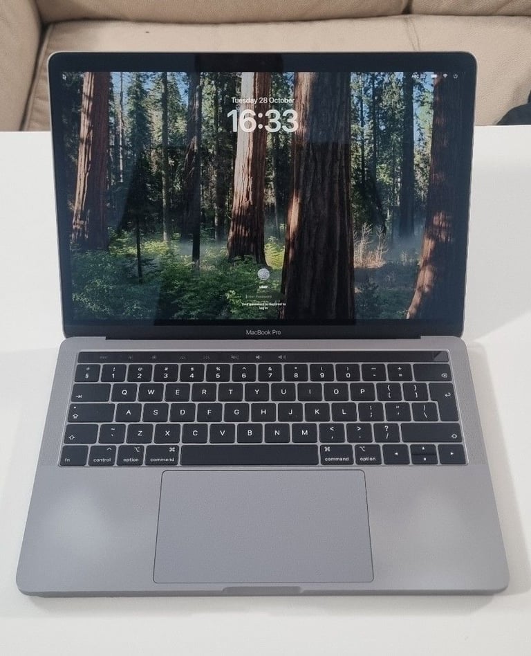 Apple Macbook Pro 13 inch 2019 16GB 512GB - 4TB ports