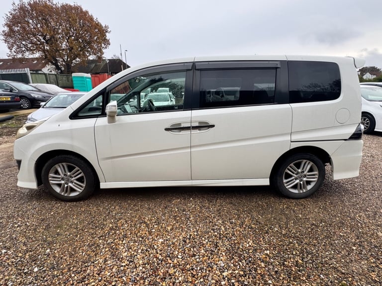 Honda Stepwagon 2008 Petrol 2.0 Automatic Petrol 8 seater