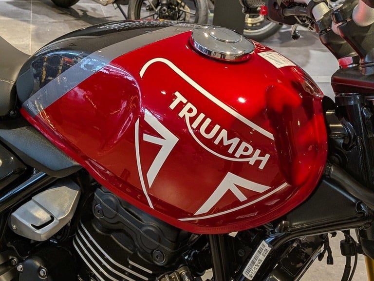 TRIUMPH SPEED 400 - BRAND NEW - IN STOCK - LAVA RED -0 miles