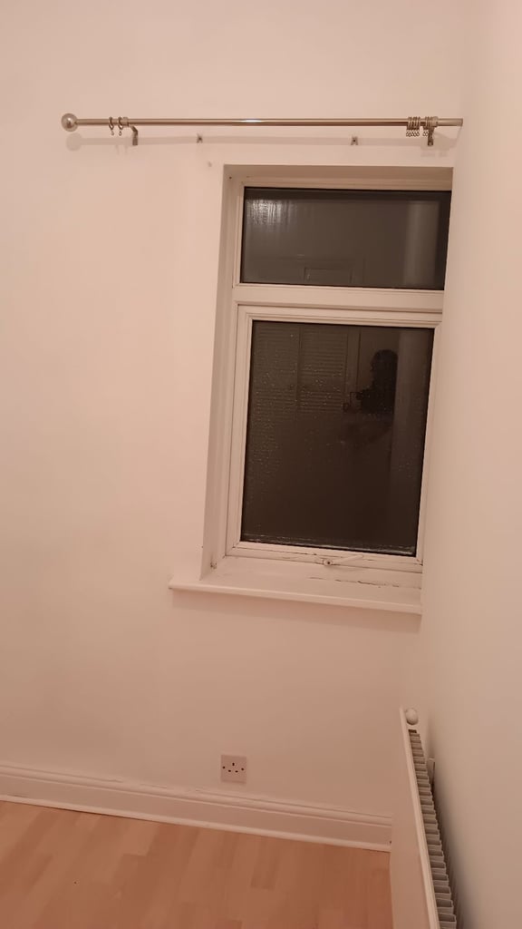 Room to rent in BL1 