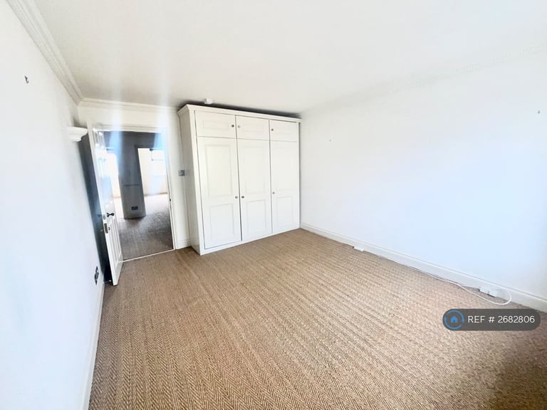 3 bedroom flat in Brunswick Terrace, Hove, BN3 (3 bed) (#2682806)